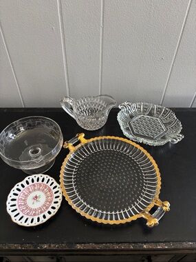 Vintage miscellaneous dishes.